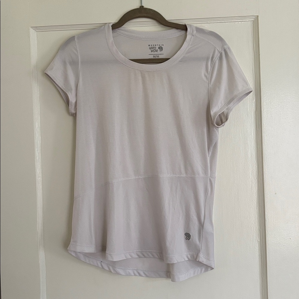 Mountain Hardware // Athletic T-Shirt // Size M